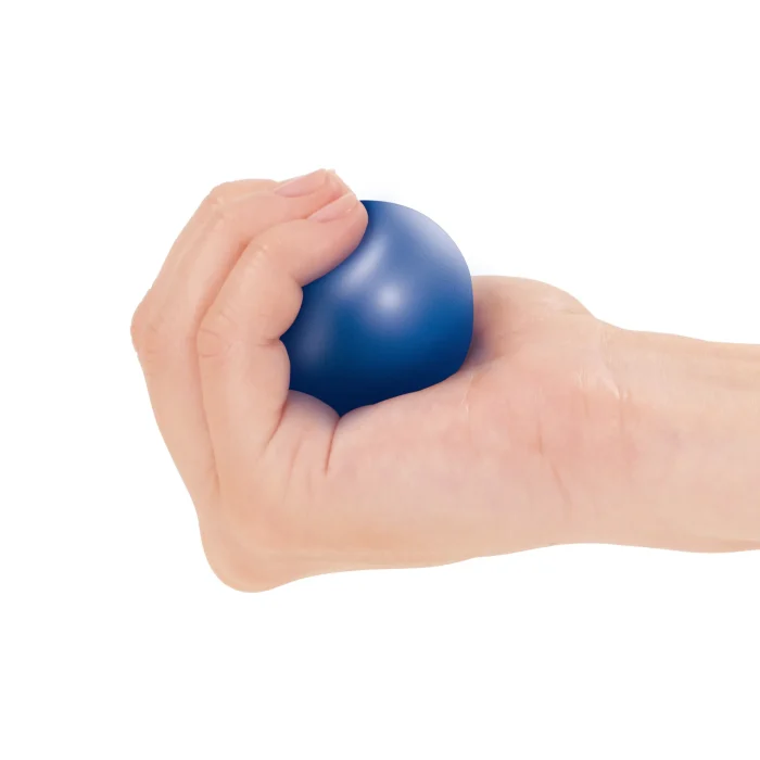 Pallina per riabilitazione mano medium Tecniwork afferrata da una mano