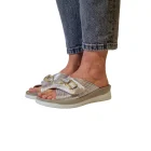 Ciabatte donna predisposte plantari Loren M3231 argento indossate_1