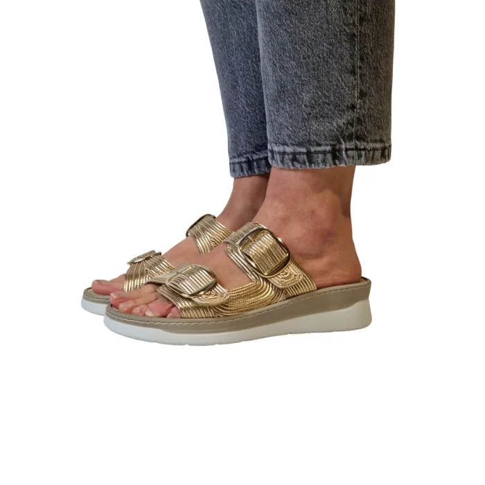 Ciabatte due fasce donna plantare estraibile Loren M3223 oro indossate_1